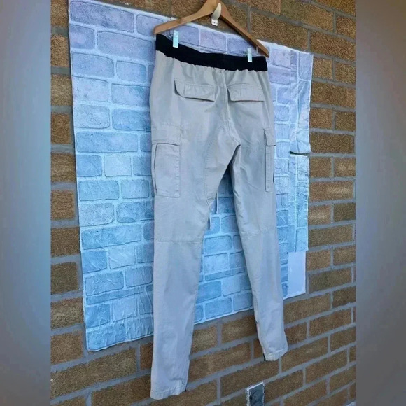 Fear of God Essentials Cargo Pants Khaki large - Picture 9 of 15